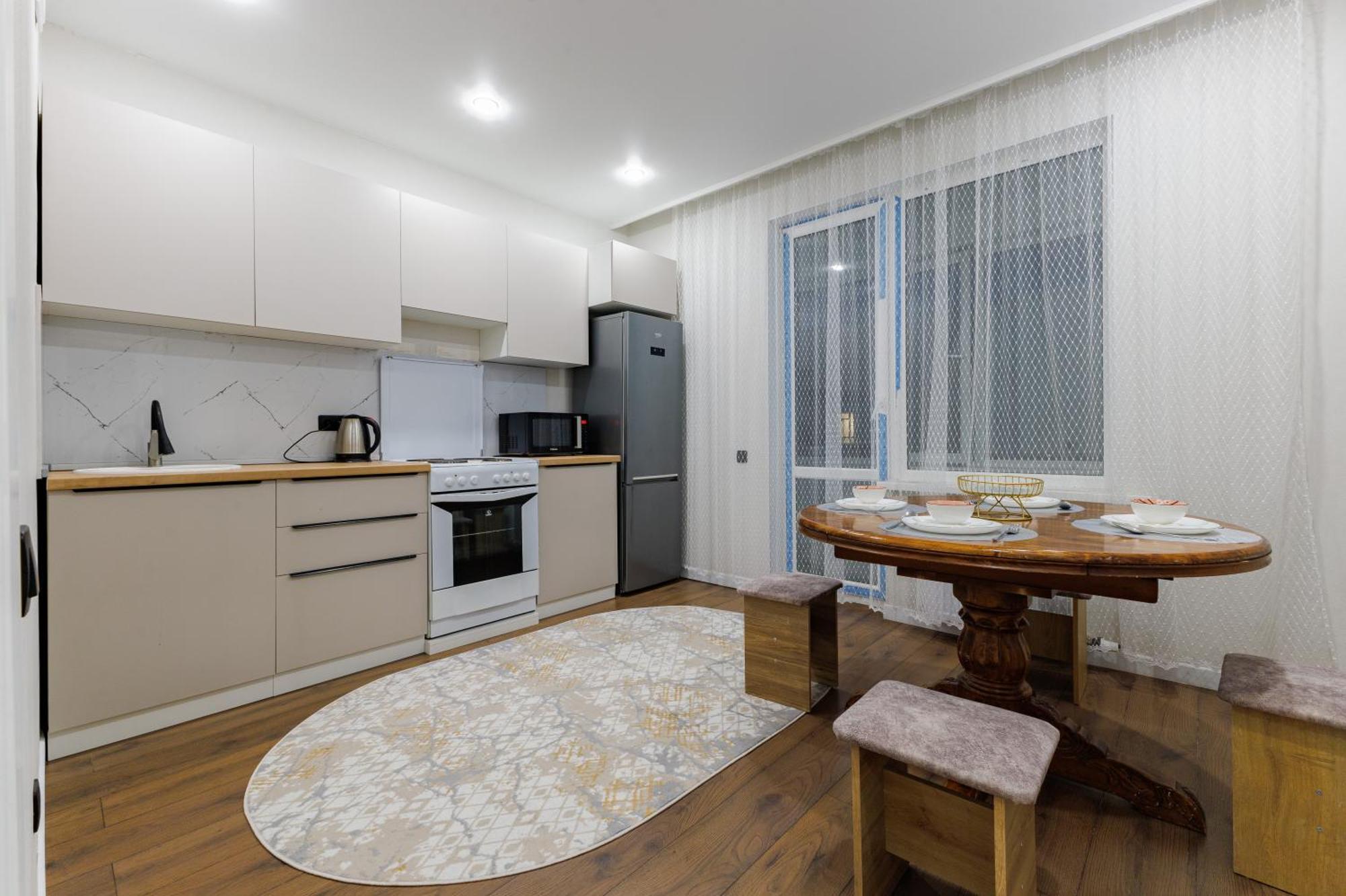 2 х комнатные барыс и арена ботанический сад Apartment